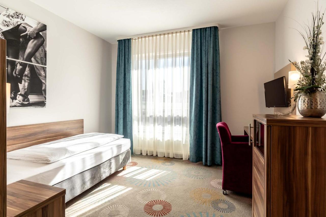 Altstadthotel Guesthouse Die Galerie อินโกลชตัดต์ ภายนอก รูปภาพ