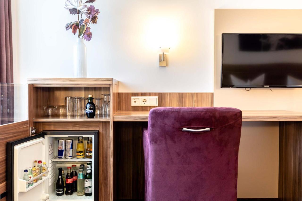 Altstadthotel Guesthouse Die Galerie อินโกลชตัดต์ ภายนอก รูปภาพ