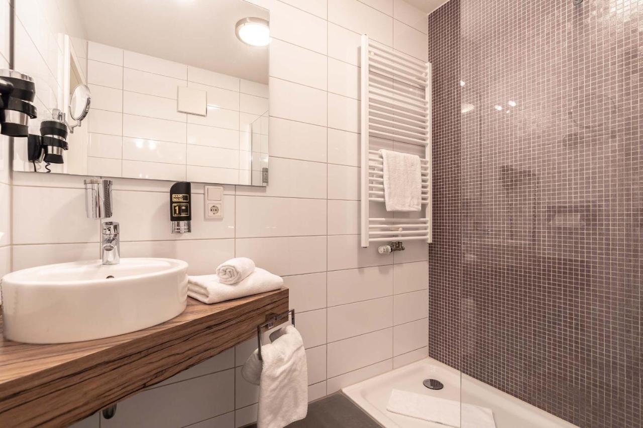 Altstadthotel Guesthouse Die Galerie อินโกลชตัดต์ ภายนอก รูปภาพ