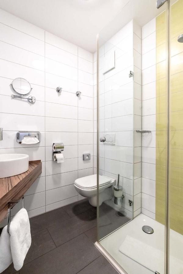 Altstadthotel Guesthouse Die Galerie อินโกลชตัดต์ ภายนอก รูปภาพ